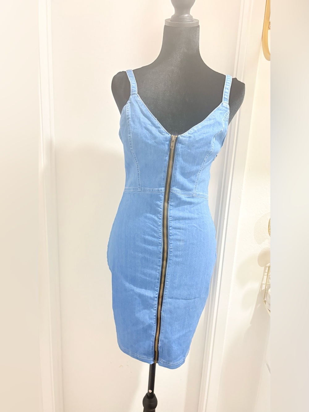 NWOT Haute Monde Light Blue Denim Zip-Front Bodycon Mini Dress - Picture 2 of 8